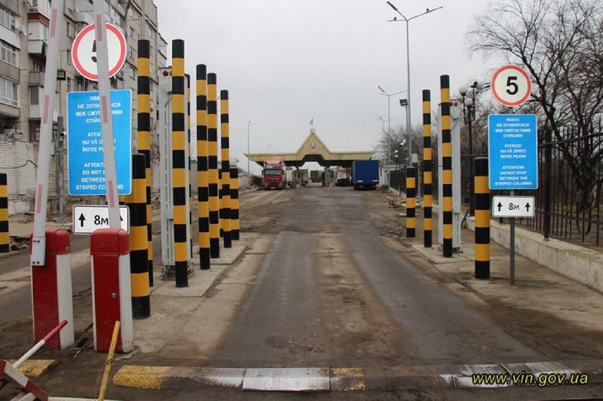 На границе обнаружили мужчину, комиссованного из-за "тяжелых родов" На границе обнаружили мужчину, комиссованного из-за "тяжелых родов"