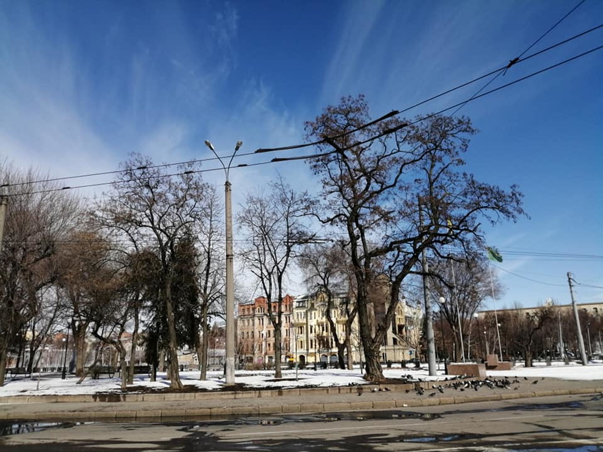 Над городом дальше развевается наш флаг, – Жадан о ситуации в Харькове