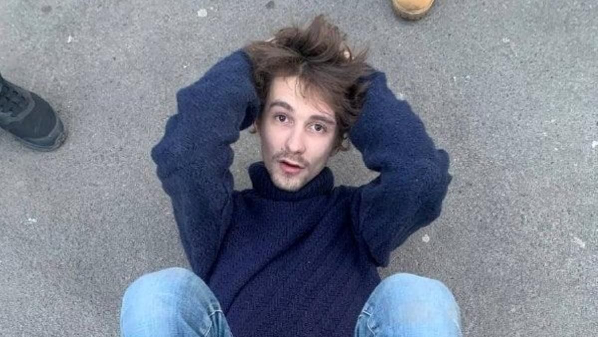 В Одесі затримали диверсанта, який знімав державні прапори - 24 Канал В Одесі затримали диверсанта, який знімав державні прапори - 24 Канал