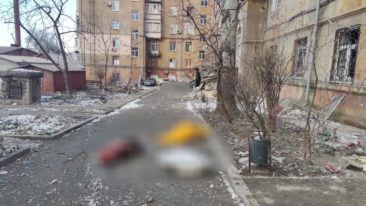 Из-за вражеских авиабомб в Мариуполе 6 погибших: двое из них – дети, множество раненых Из-за вражеских авиабомб в Мариуполе 6 погибших: двое из них – дети, множество раненых