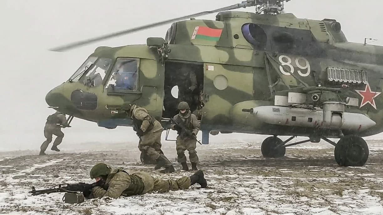 Белорусы отказываются от войны с Украиной: в армию стали назначать российских офицеров