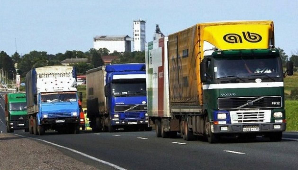 Правильна націоналізація: на Волині конфіскували 23 фури і товари з Росії та Білорусі - 24 Канал Правильна націоналізація: на Волині конфіскували 23 фури і товари з Росії та Білорусі - 24 Канал