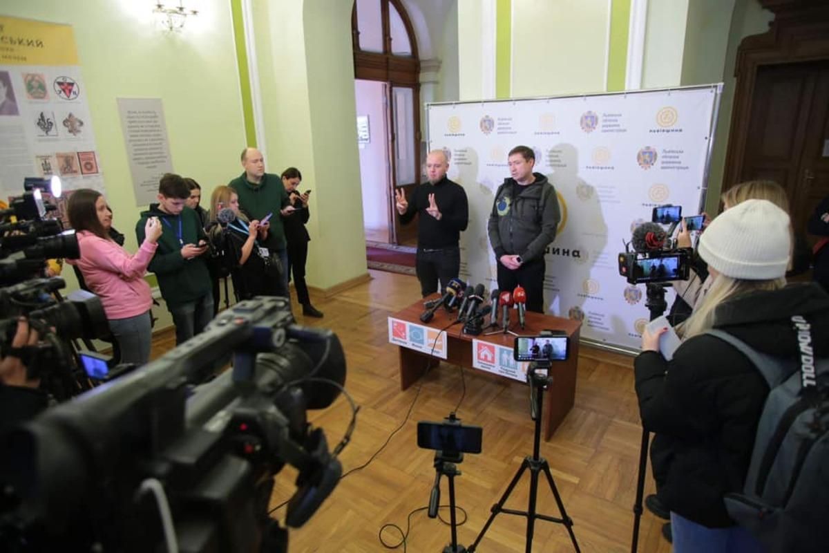 У Львівській ОВА переконливо попросили не публікувати фото руйнувань Яворівського полігону - 24 Канал