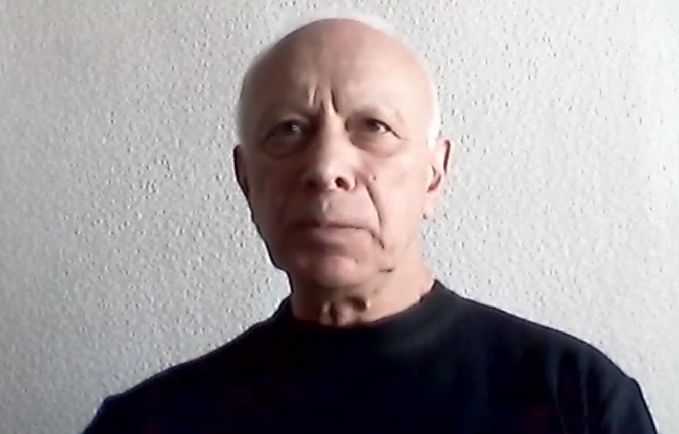 Заслуженный военный летчик России призвал оккупантов прекратить обстрелы: видео Заслуженный военный летчик России призвал оккупантов прекратить обстрелы: видео