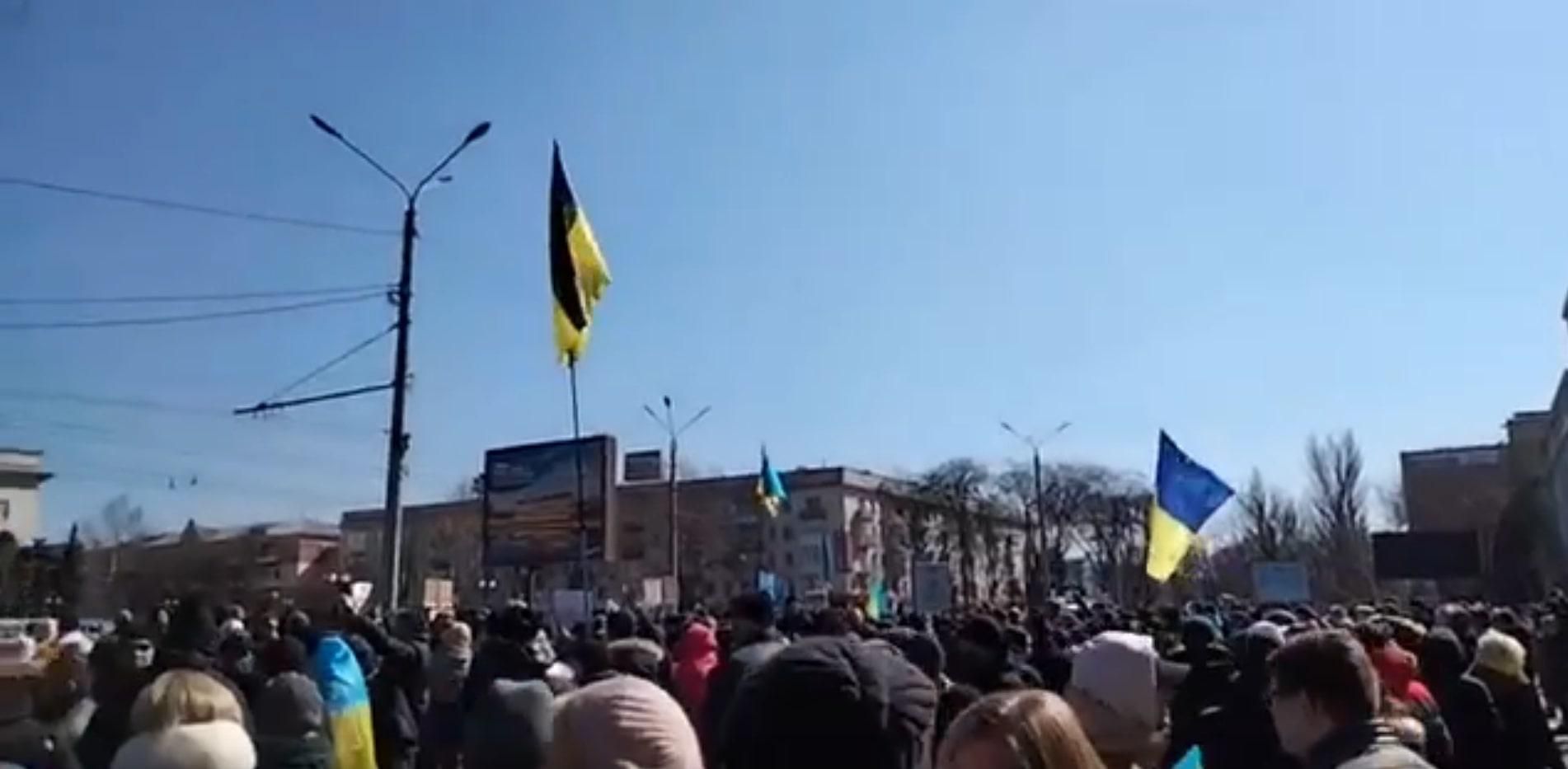 Вдячний кожному, хто не здається, – Зеленський про протести в Херсоні, Мелітополі та Бердянську - 24 Канал Вдячний кожному, хто не здається, – Зеленський про протести в Херсоні, Мелітополі та Бердянську - 24 Канал