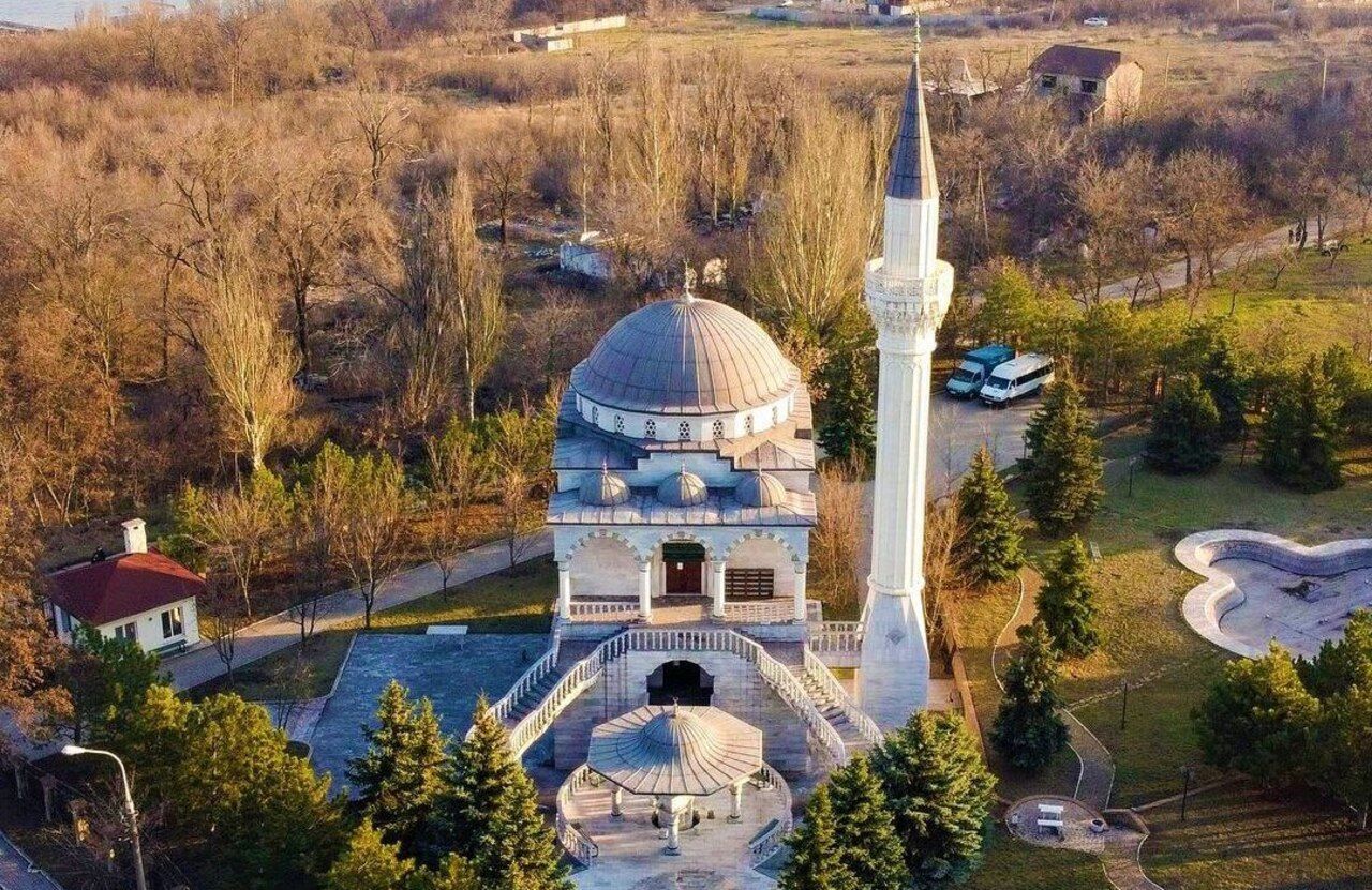 МЗС Туреччини каже, що мечеть у Маріуполі, де ховалися люди, не постраждала: так запевнив Лавров - 24 Канал