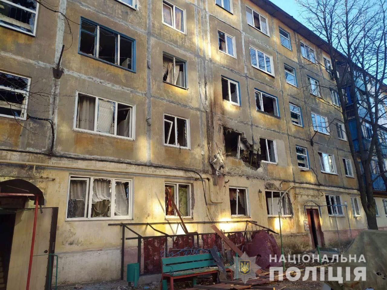 Оккупанты обстреляли жилые дома и школу в Угледаре Оккупанты обстреляли жилые дома и школу в Угледаре