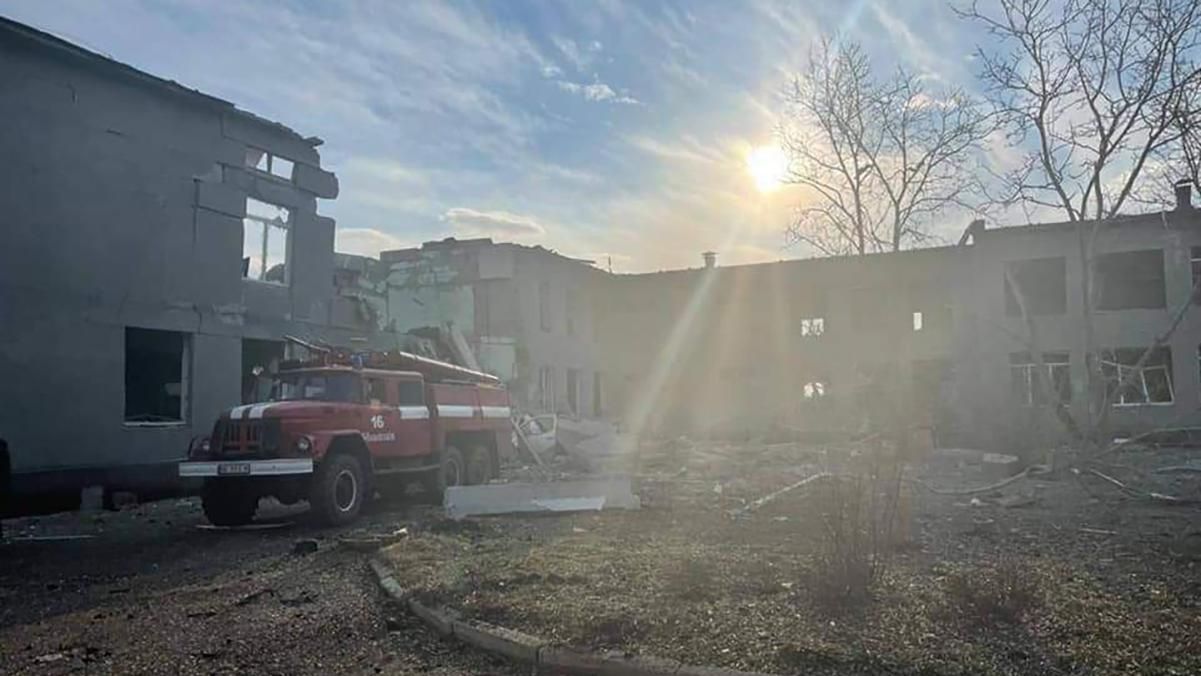 Авіаудар по школі на Миколаївщині: у ДСНС назвали число жертв - 24 Канал Авіаудар по школі на Миколаївщині: у ДСНС назвали число жертв - 24 Канал