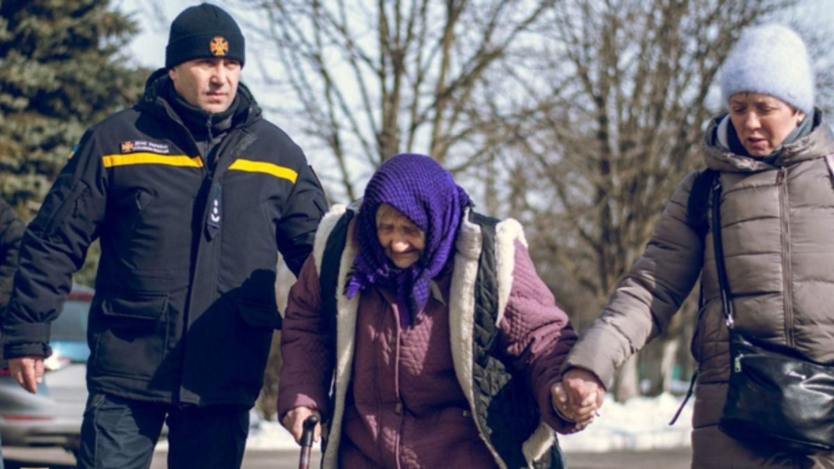 Із 14 гумкоридорів спрацювали 9: евакуювали понад 5 тисяч людей - 24 Канал Із 14 гумкоридорів спрацювали 9: евакуювали понад 5 тисяч людей - 24 Канал