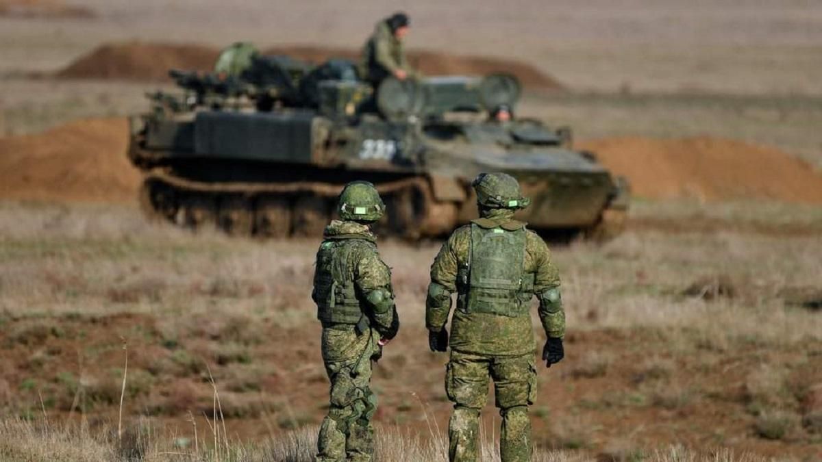 Россия направляет стратегические резервы к украинским границам, чтобы доукомплектовать войска