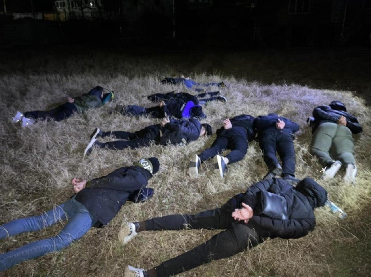 Пограничники задержали 11 уклонистов, хотели через Днестр попасть в Молдову Пограничники задержали 11 уклонистов, хотели через Днестр попасть в Молдову