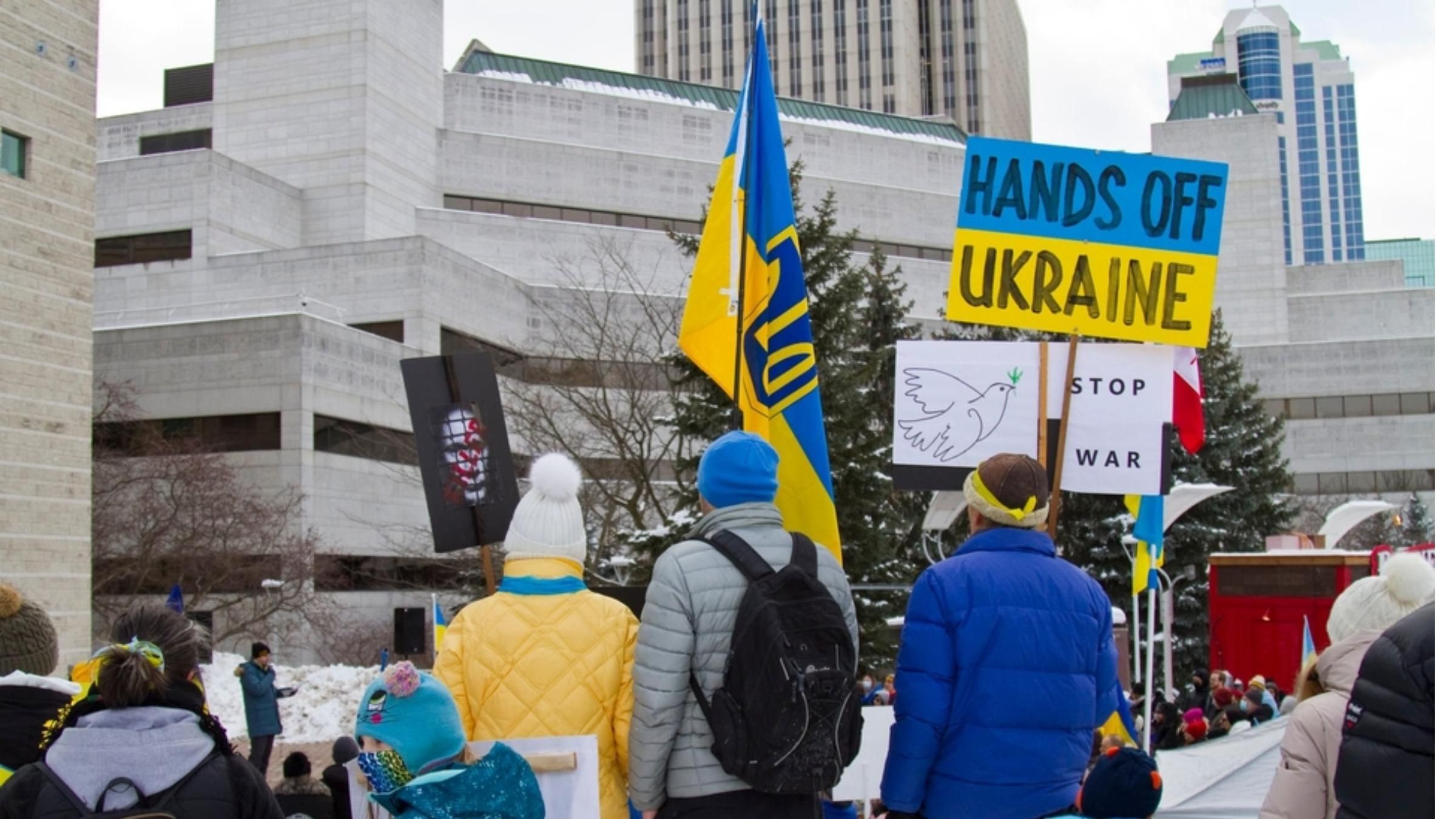 Десятки тысяч людей в Канаде требовали закрыть небо над Украиной