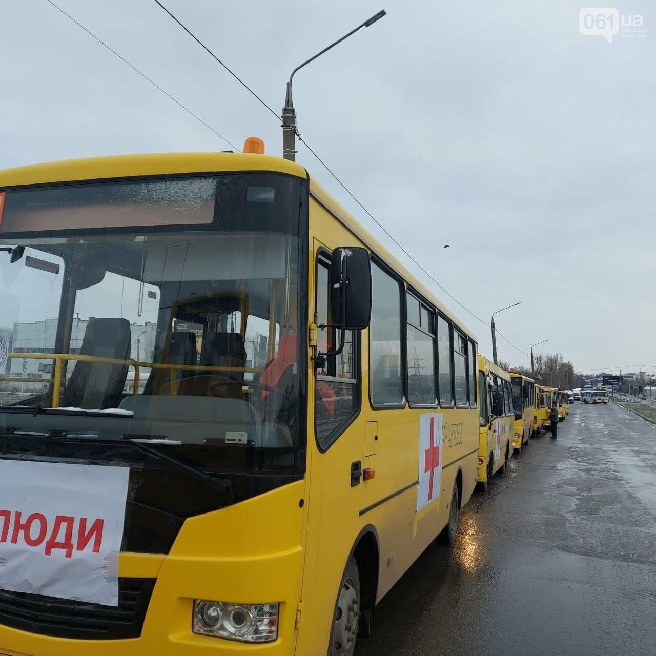 С обязательным разминированием маршрута: из Запорожья в Мариуполь снова отправят гумконвой