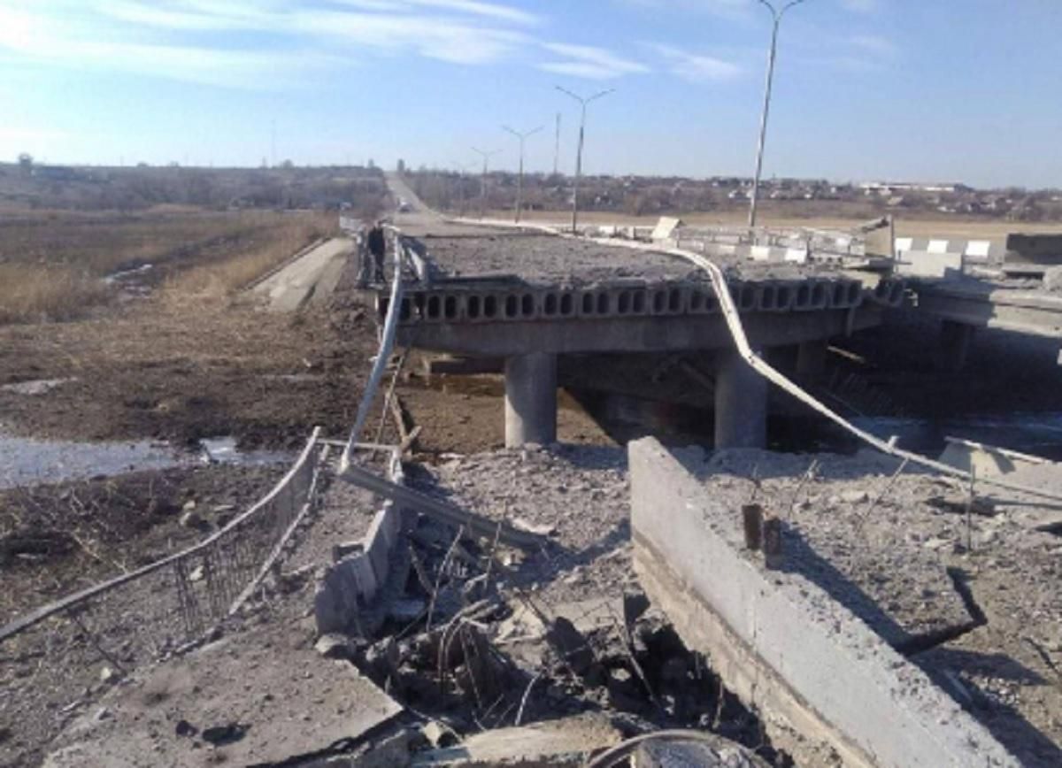 Окупанти зруйнували міст між Енергодаром і Запоріжжям - 24 Канал Окупанти зруйнували міст між Енергодаром і Запоріжжям - 24 Канал