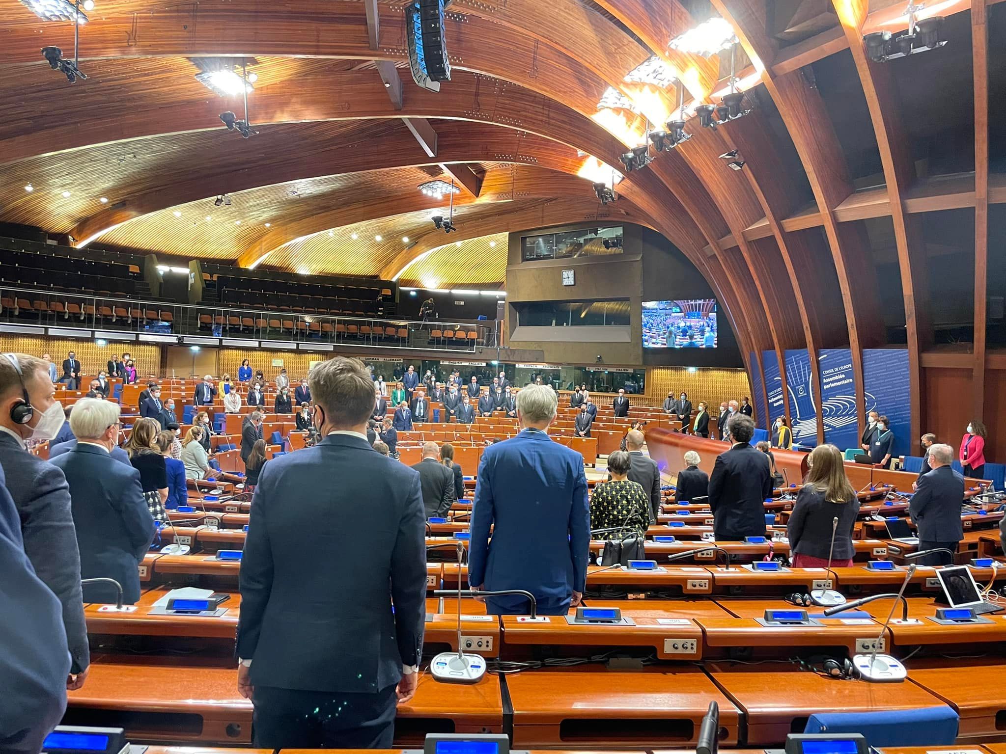 ПАРЄ хвилиною мовчання вшанувала жертв путінської агресії: нині там виступить Зеленський - 24 Канал ПАРЄ хвилиною мовчання вшанувала жертв путінської агресії: нині там виступить Зеленський - 24 Канал