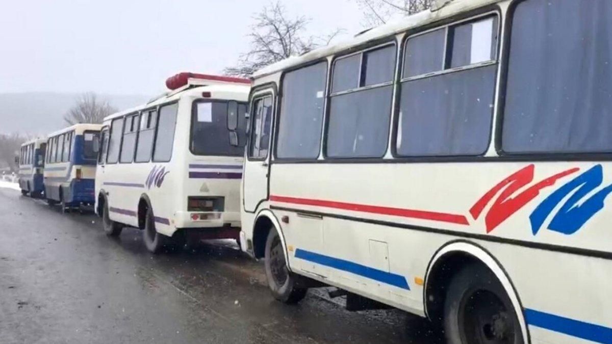 Желающие эвакуироваться из Авдеевки смогут бесплатно добраться до станции Покровск - 24 Канал Желающие эвакуироваться из Авдеевки смогут бесплатно добраться до станции Покровск - 24 Канал