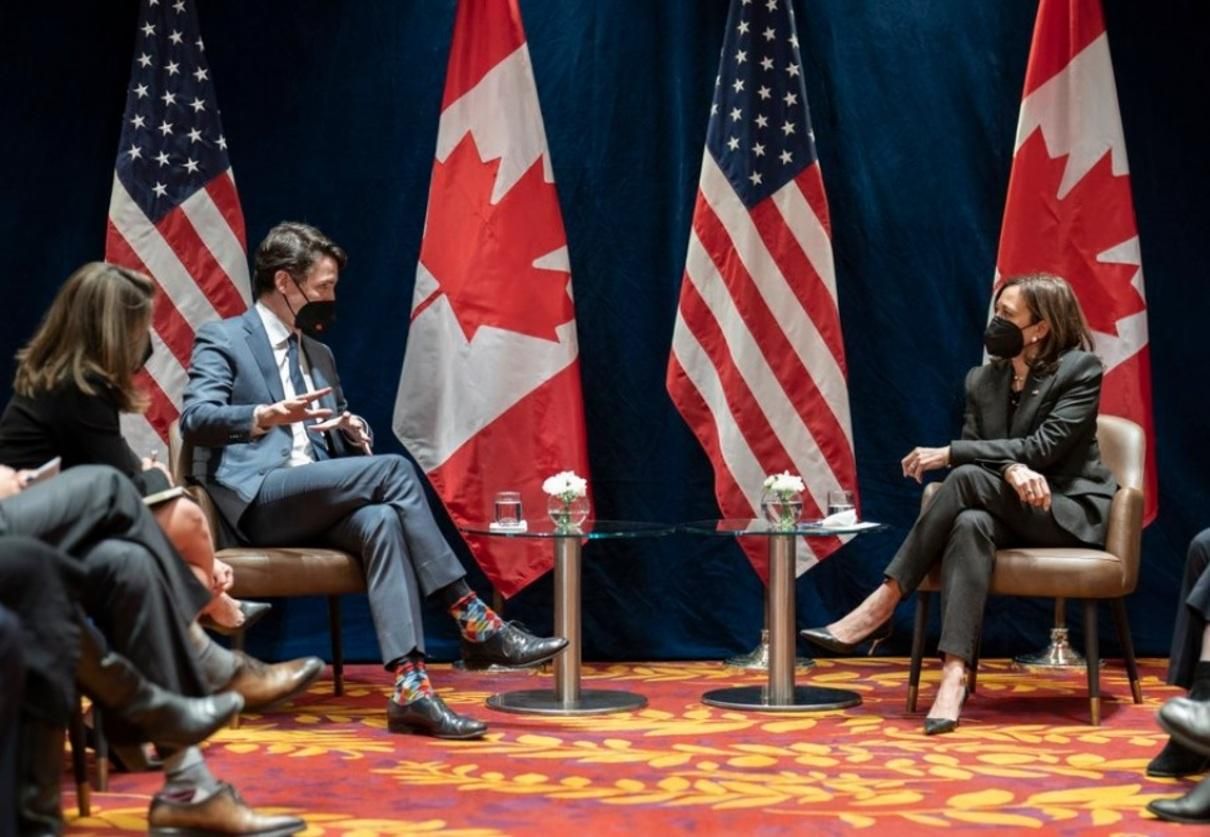 Харрис встретилась с Трюдо, чтобы обсудить ситуацию вокруг вторжения России в Украину Харрис встретилась с Трюдо, чтобы обсудить ситуацию вокруг вторжения России в Украину