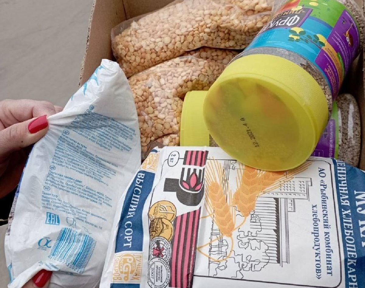 Захватчики снимают очередную пропаганду о том, как спасают Энергодар "400 пачками крупы" Захватчики снимают очередную пропаганду о том, как спасают Энергодар "400 пачками крупы"