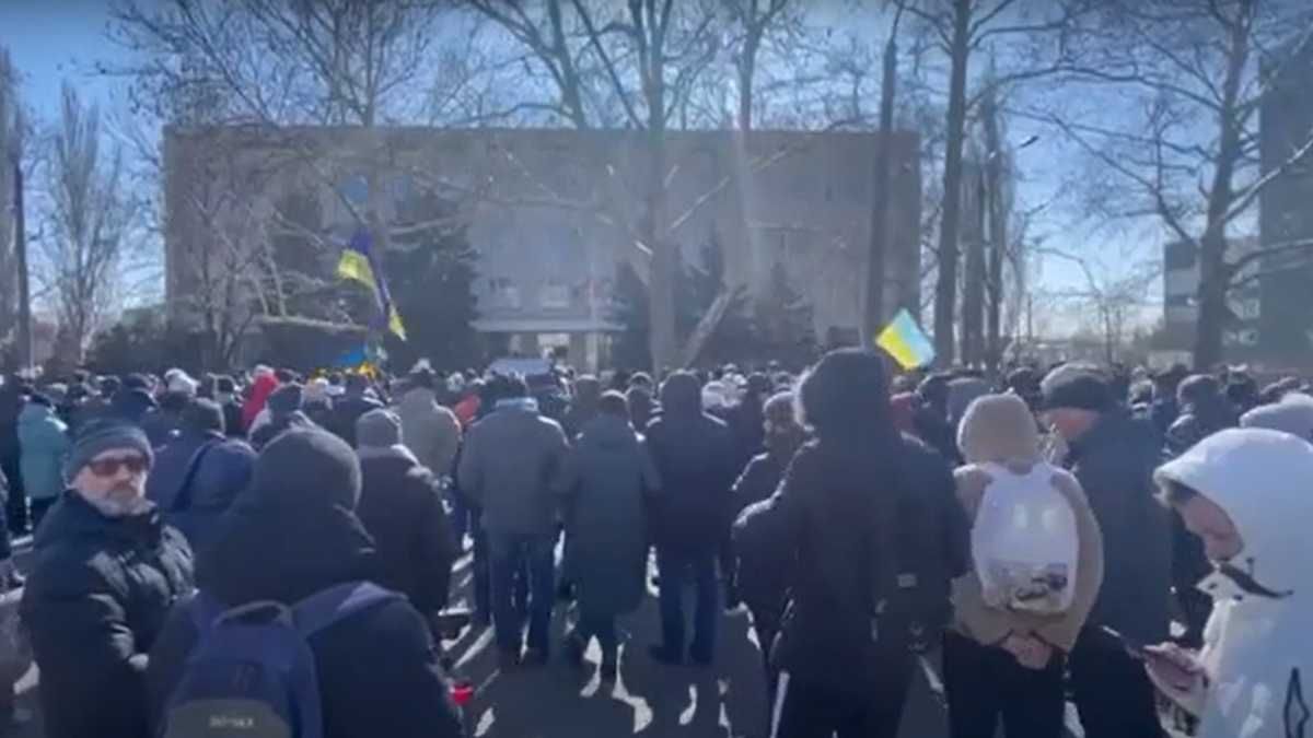 Окупанти не дали мешканцям Мелітополя вийти на мітинг – ЗМІ - 24 Канал Окупанти не дали мешканцям Мелітополя вийти на мітинг – ЗМІ - 24 Канал