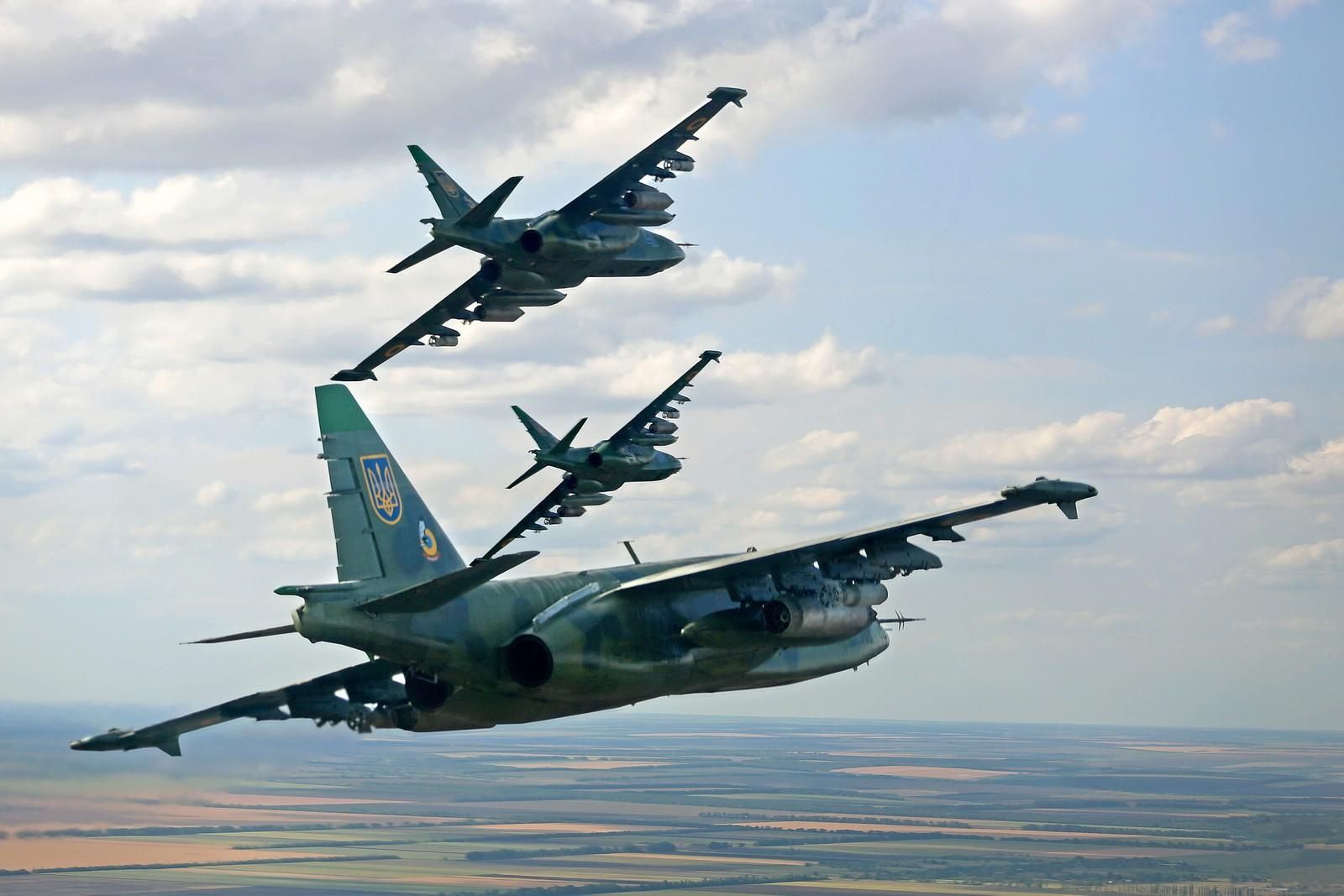 Украинская авиация уничтожила колонну обеспечения россиян на востоке