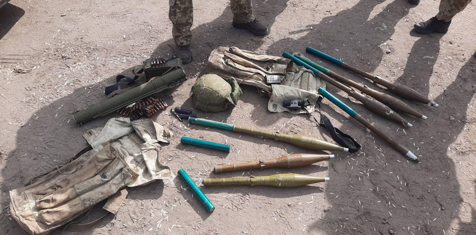 Росіяни вбили й покинули трьох своїх поплічників на Миколаївщині Росіяни вбили й покинули трьох своїх поплічників на Миколаївщині