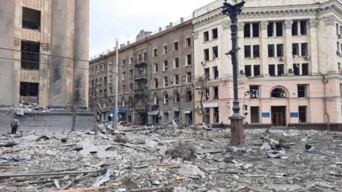 Около 600 жилых домов разрушены в Харькове в результате вражеских обстрелов, – Терехов