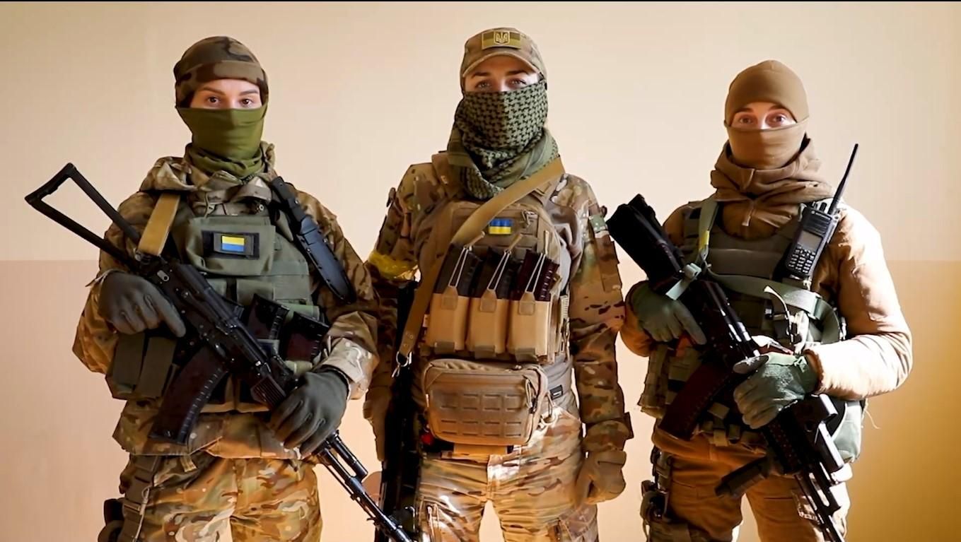 Оккупанты – убирайтесь домой, здесь вас ждет только смерть, – киевские "Валькирии" Оккупанты – убирайтесь домой, здесь вас ждет только смерть, – киевские "Валькирии"