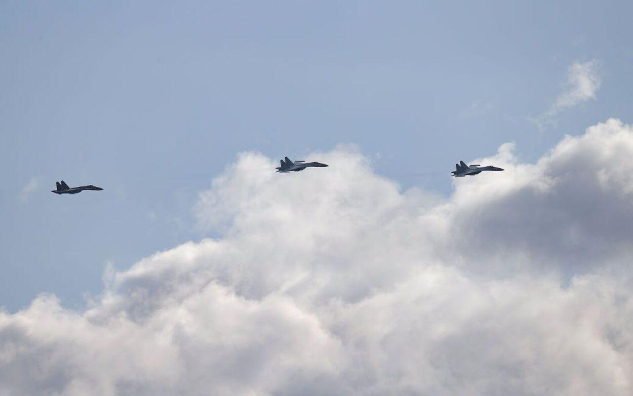 Комитет Верховной Рады по вопросам Регламента призвал закрыть небо над Украиной