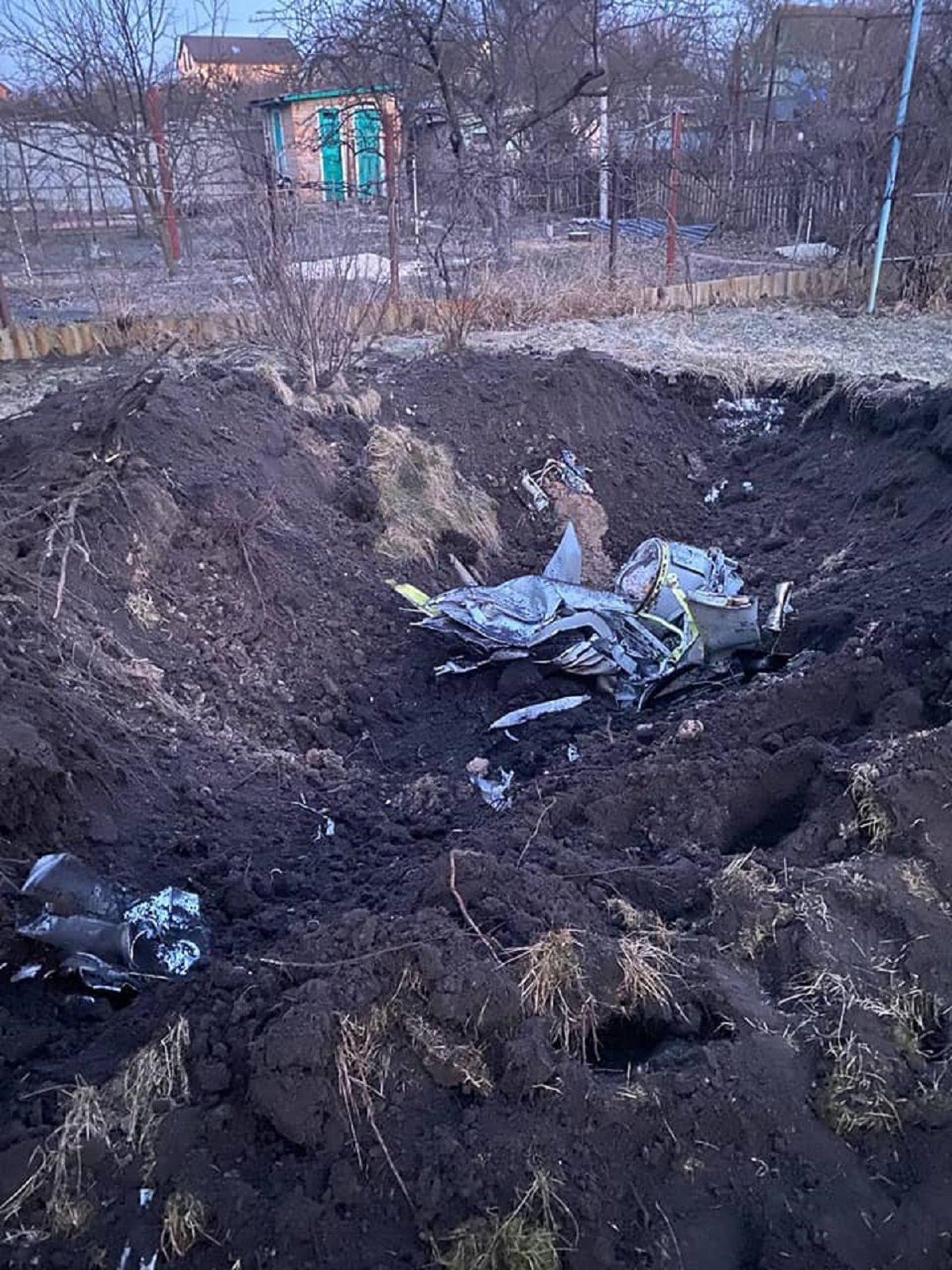 У Києві боєприпас влучив у приватний будинок: сталася пожежа - 24 Канал