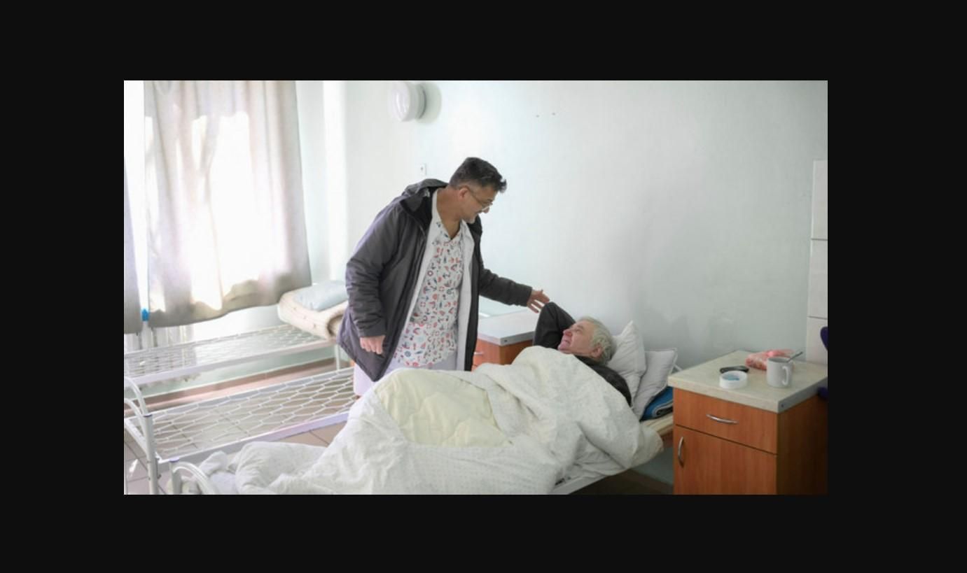 "Война – это худшее": история врача из Сирии, которого российские бомбы "нашли" в Николаеве "Война – это худшее": история врача из Сирии, которого российские бомбы "нашли" в Николаеве