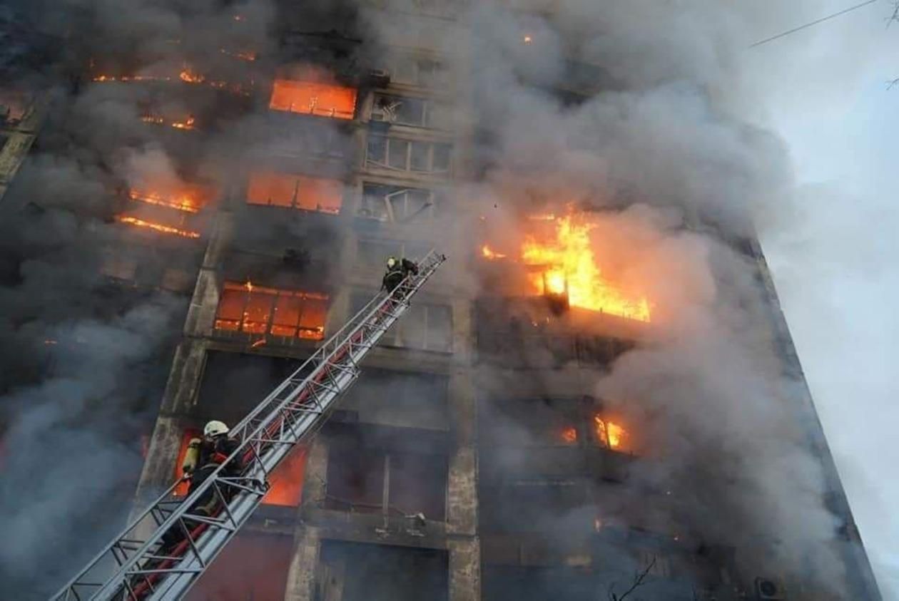 У Києві снаряди влучили у ще дві багатоповерхівки: 2 загиблих – жахливі фото руйнувань - 24 Канал