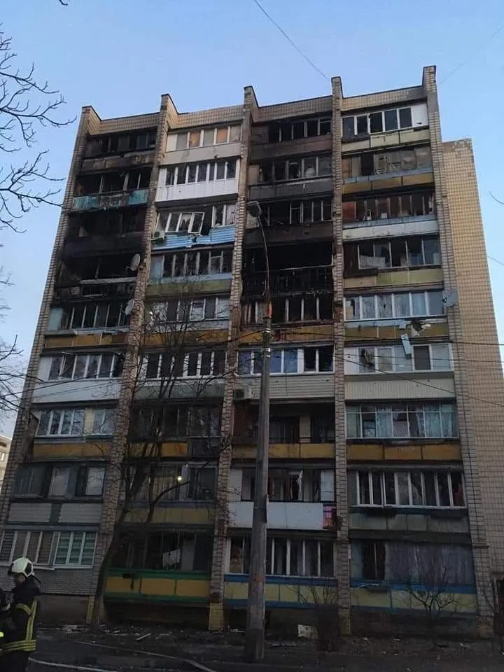 рятувальники 15 березня святошин обстріл київ війна рятувальники 15 березня святошин обстріл київ війна