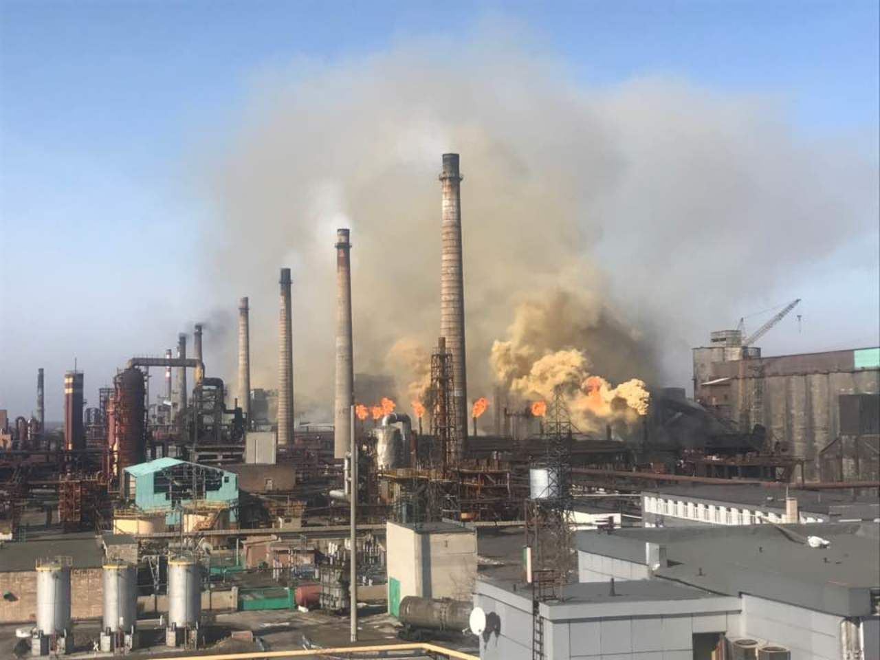 Окупанти знову випустили пакет "Градів" по Авдіївському коксохімічному заводу - 24 Канал Окупанти знову випустили пакет "Градів" по Авдіївському коксохімічному заводу - 24 Канал