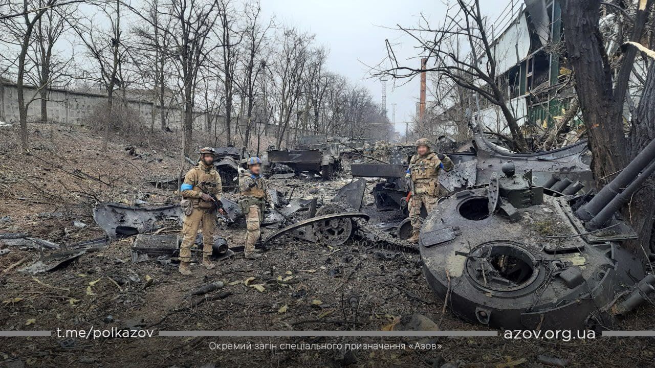 "Азов" показав нові трофеї та знищену техніку окупантів: яскраві фото - 24 Канал