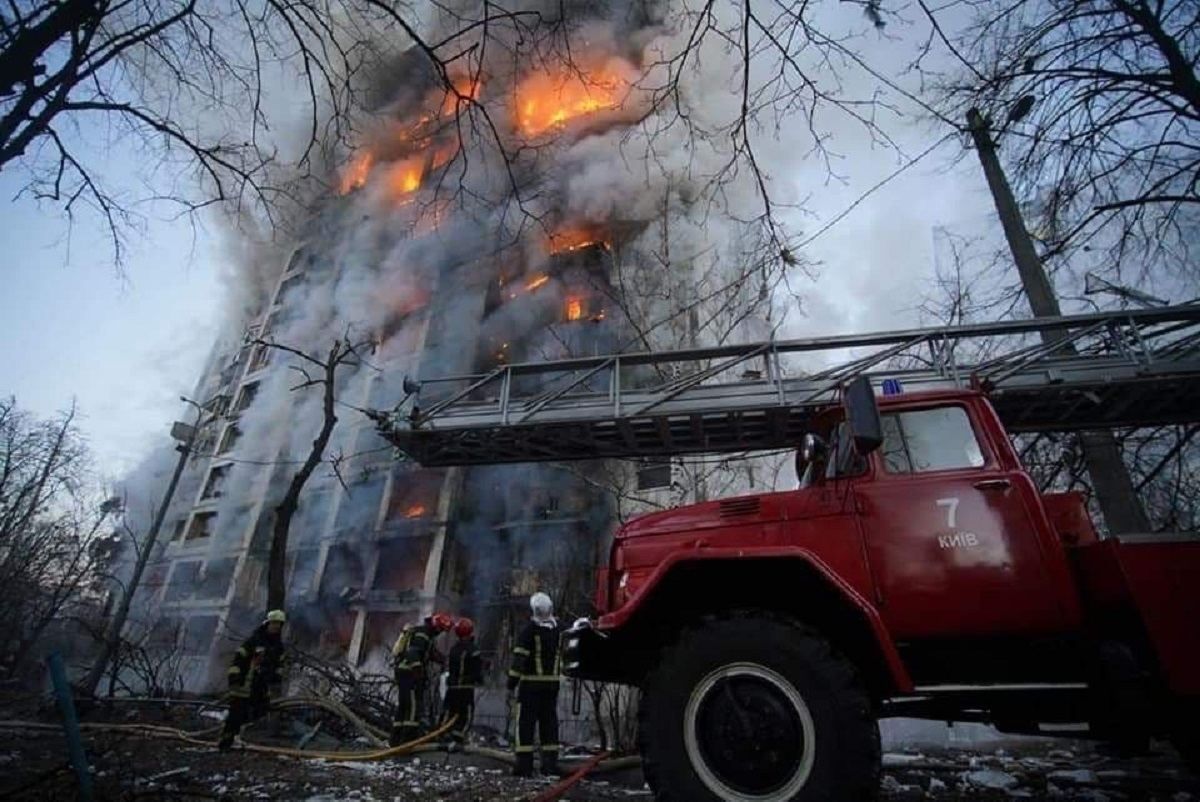 Пожежу в багатоповерхівці у Святошинському районі локалізували: врятовано 46 людей - 24 Канал