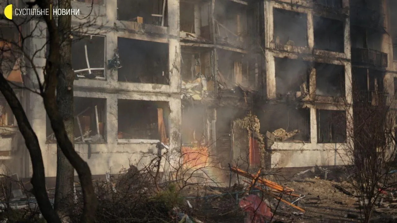 Обстріляні будинки в Києві вже не придатні для життя