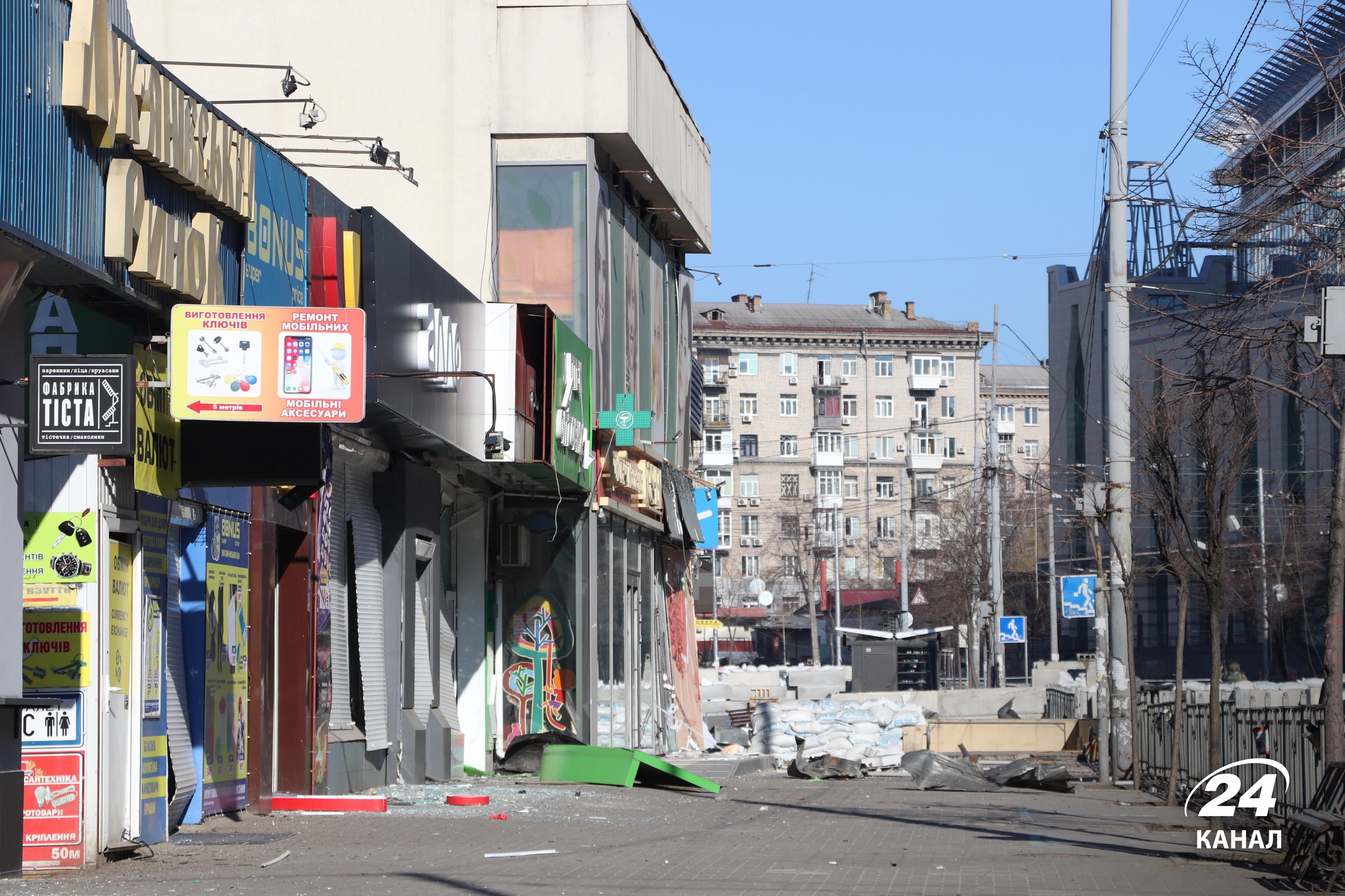 Выбиты окна и разрушены здания: как изменилась Лукьяновка после утренней атаки россиян - 24 Канал