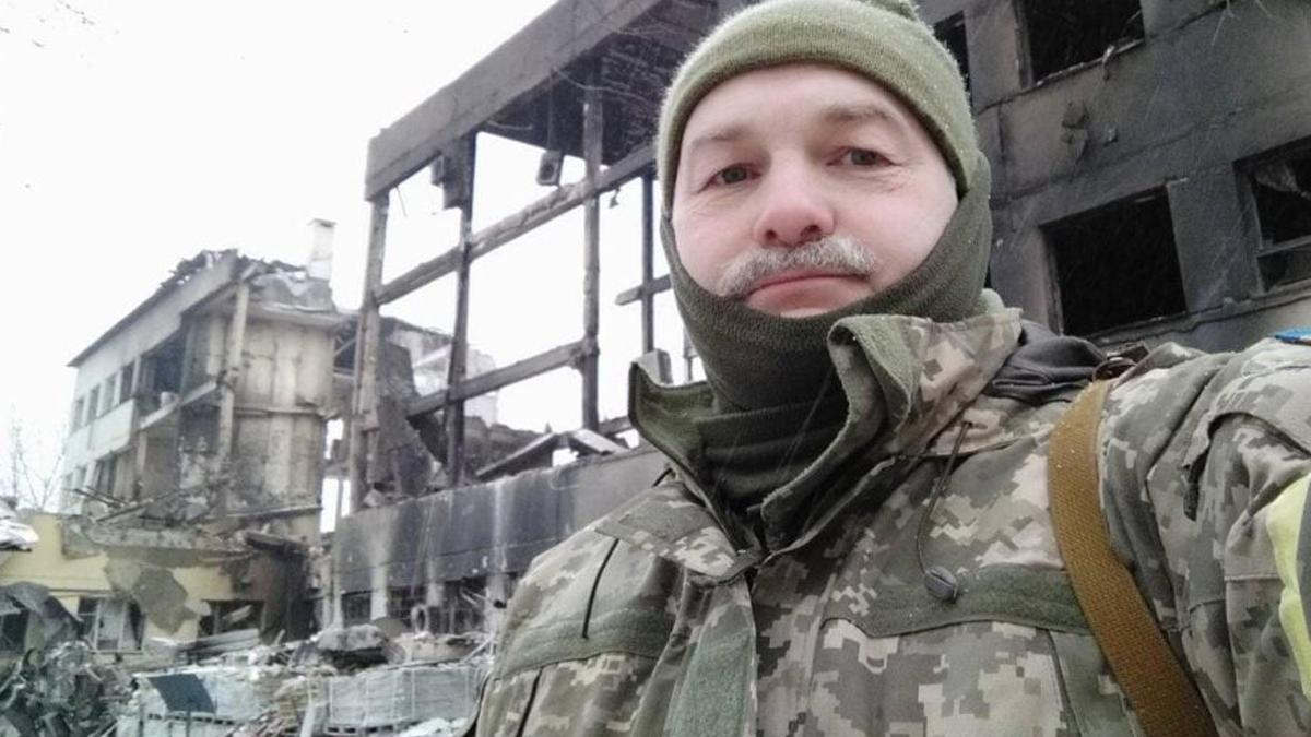 Працівник Укрпошти, який збив ворожий літак над Черніговом, отримав нагороду від Зеленського - 24 Канал