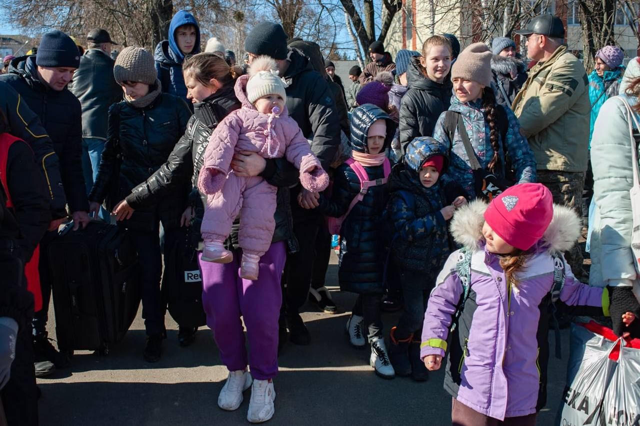 Евакуація із Сум: перша колона вже вирушила - 24 Канал Евакуація із Сум: перша колона вже вирушила - 24 Канал