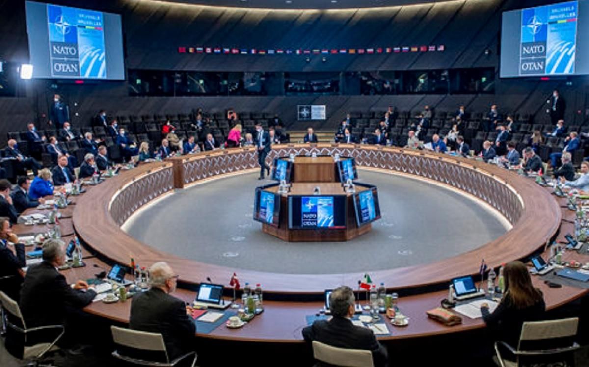 Столтенберг скликає позачерговий саміт НАТО через ситуацію в Україні - 24 Канал Столтенберг скликає позачерговий саміт НАТО через ситуацію в Україні - 24 Канал