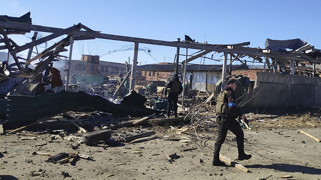 Россияне нанесли ракетные удары на Житомирщине: один человек погиб - 24 Канал Россияне нанесли ракетные удары на Житомирщине: один человек погиб - 24 Канал