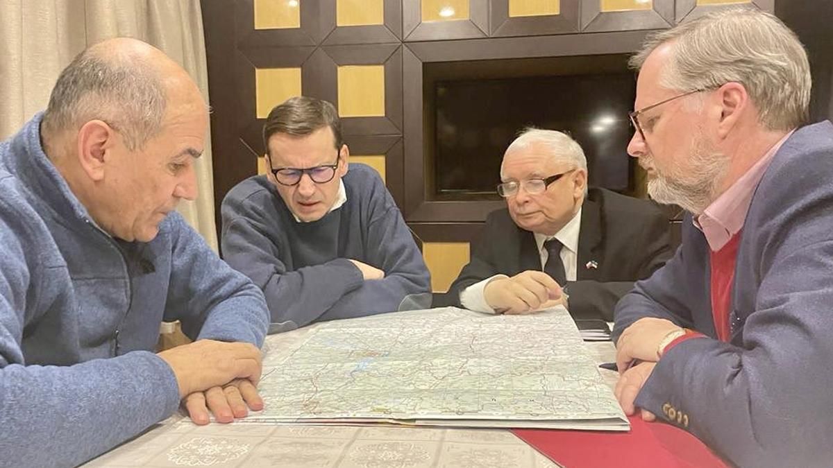 Прем'єри Польщі, Словенії та Чехії уже в Києві: з'явилися фото - 24 Канал Прем'єри Польщі, Словенії та Чехії уже в Києві: з'явилися фото - 24 Канал