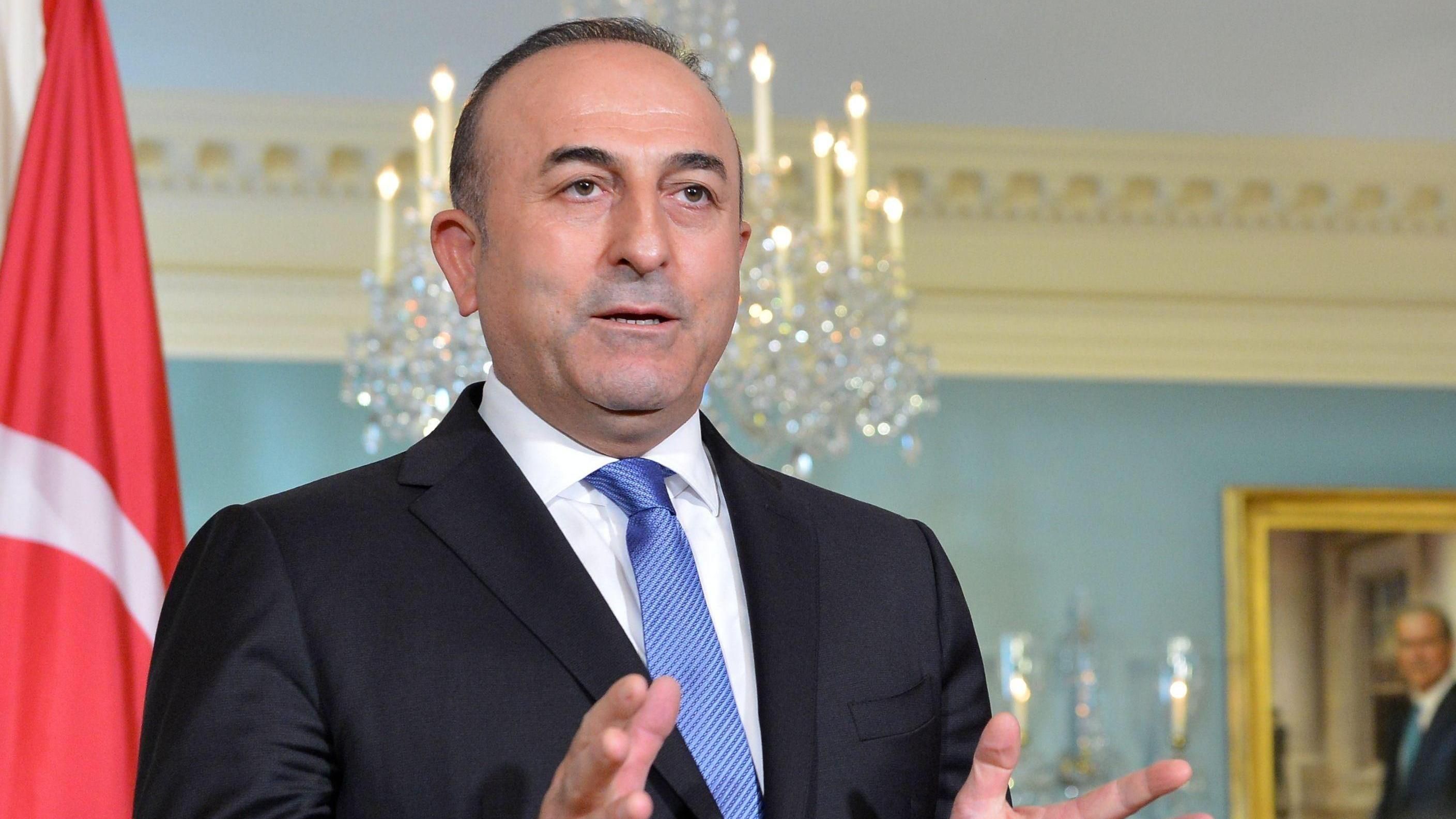 Глава МИД Турции едет в Москву, а затем – в Киеве
