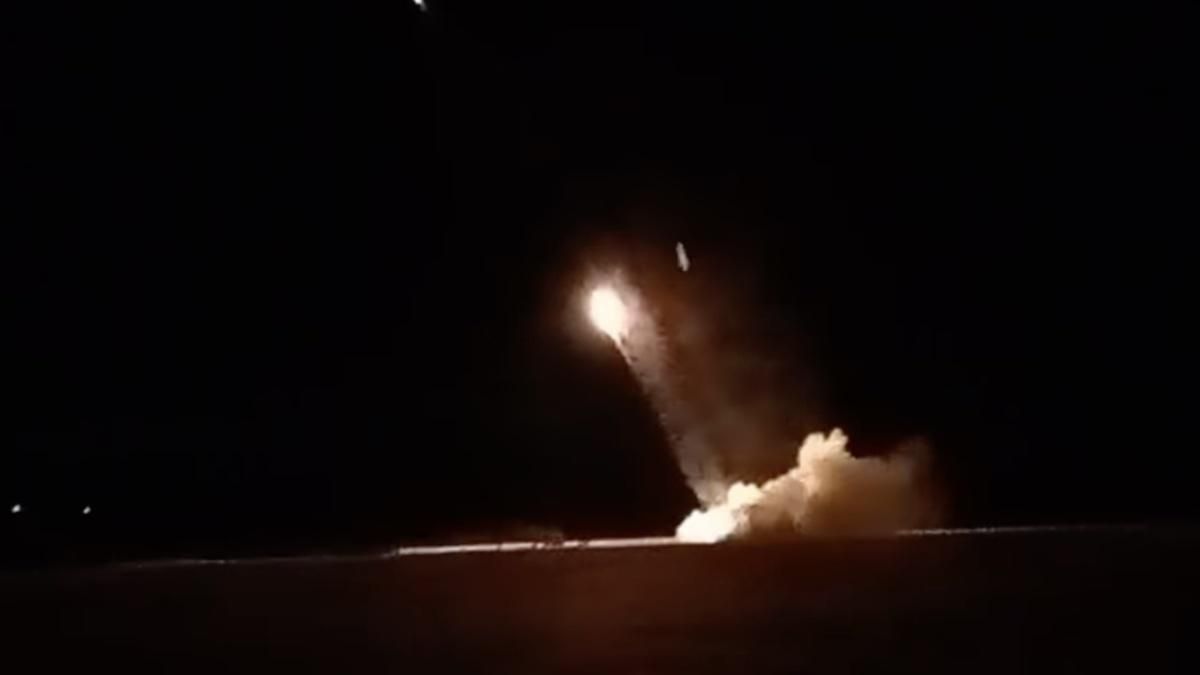 Про втрати ворога дізнаєтеся зранку: артилерія "тридцятки" не дала поспати російським окупантам - 24 Канал Про втрати ворога дізнаєтеся зранку: артилерія "тридцятки" не дала поспати російським окупантам - 24 Канал