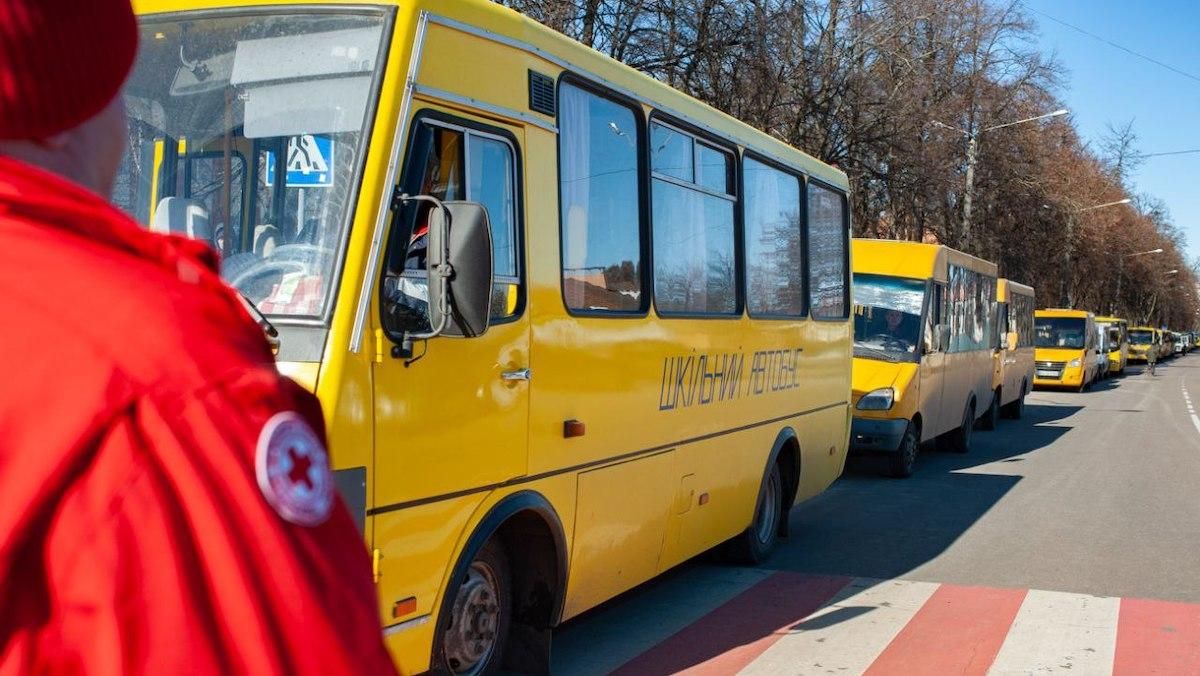 Окупанти затримали евакуаційну колону на Сумщині, телефони у людей відібрали й спалили - 24 Канал Окупанти затримали евакуаційну колону на Сумщині, телефони у людей відібрали й спалили - 24 Канал