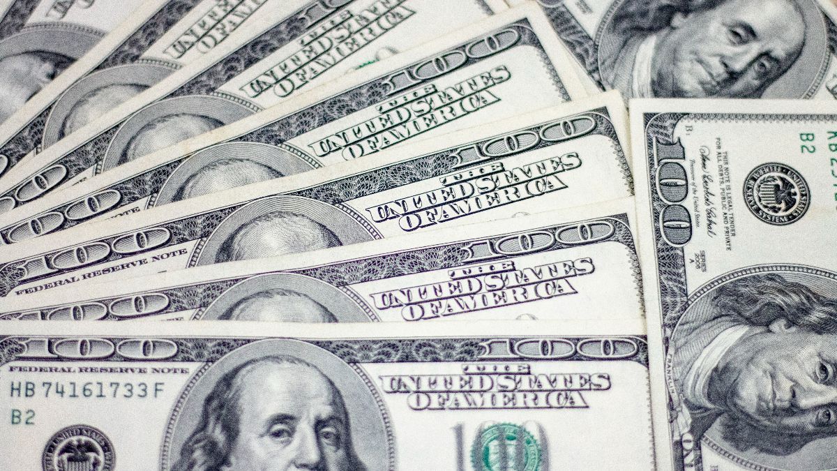 Для України вже зарезервували 300 мільярдів доларів російських грошей - 24 Канал Для України вже зарезервували 300 мільярдів доларів російських грошей - 24 Канал