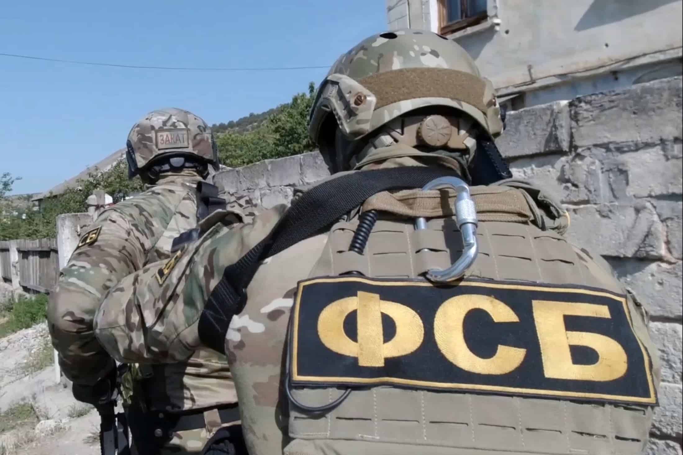 У Севастополі окупанти затримали чоловіка, який побив ветерана ФСБ за літеру Z на машині - 24 Канал
