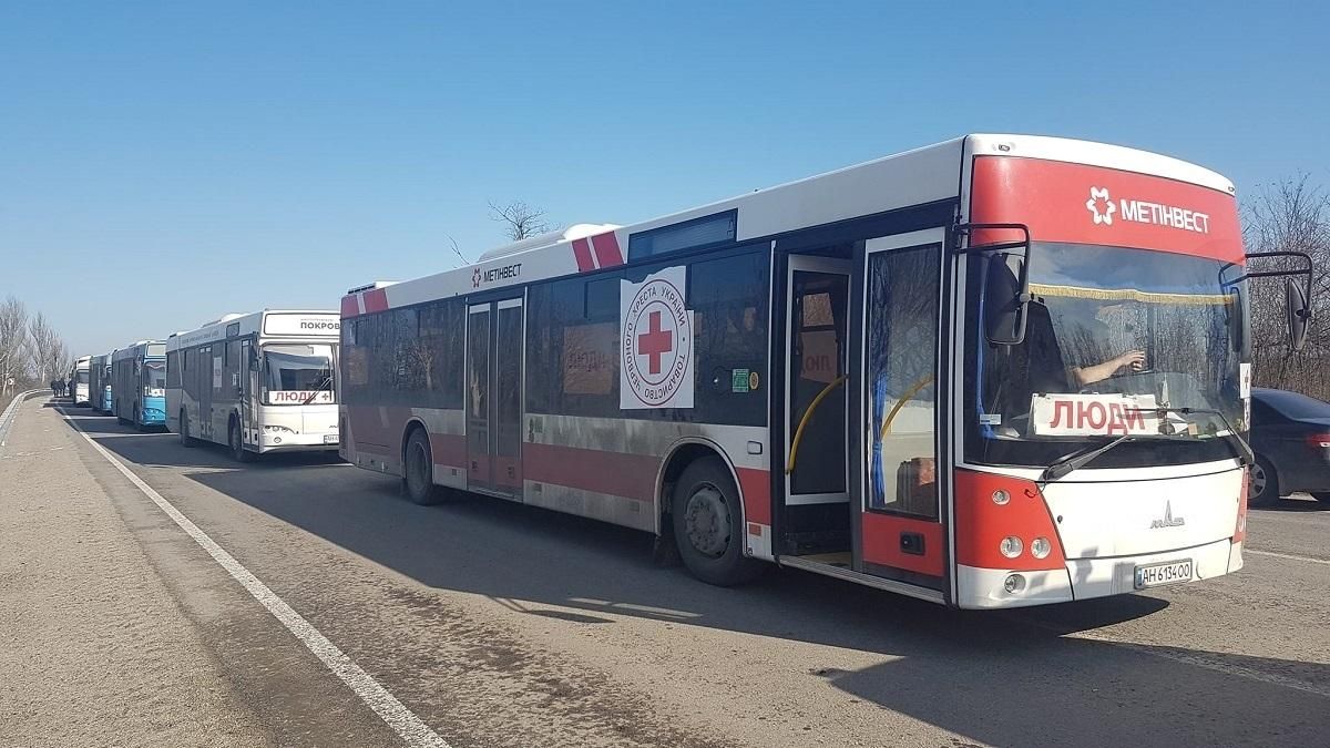 "Ризикувати людьми не можемо": на Луганщині знову не буде "зеленого коридору" - 24 Канал