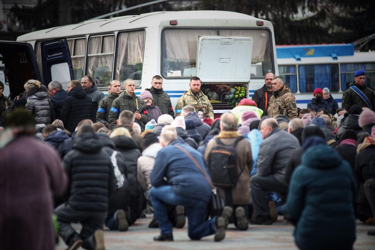 В Ровно прощаются с погибшими от авиаударов на телебашне