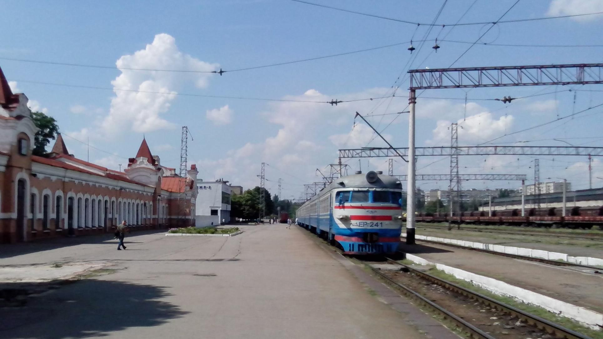 Окупанти обстріляли вокзал у Запоріжжі: з'явилася інформація про пораненого - 24 Канал
